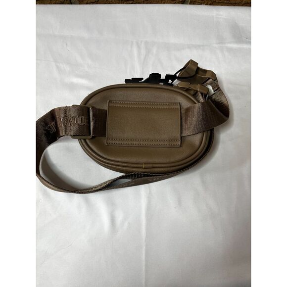 Steve Madden NWT Bronze brown belt bag NWT retail $42 - Picture 5 of 7